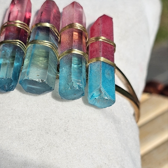 Crystal geode colorblock cuff bracelet - Picture 6 of 9